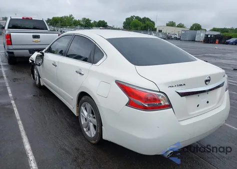 2015 Nissan Altima 2.5 Sv z USA, uszkodzony, nr VIN 1N4AL3AP4FC179598